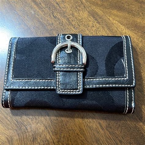yik fung wallet gucci ripoff